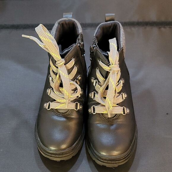 CAT&JACK LACE UP CLOSURE ROUND TOE TODDLER BOOT - Picture 2 of 14